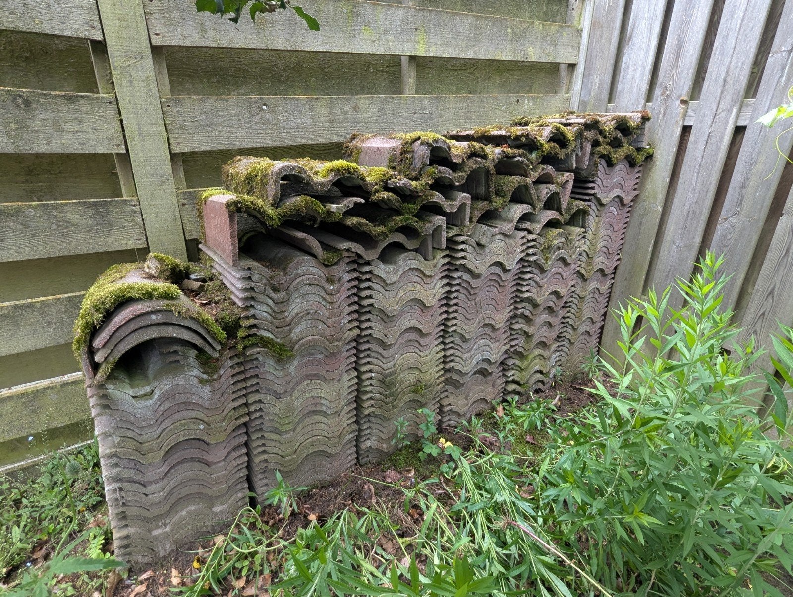 Dakpannen + gevelpannen., Doe-het-zelf en Verbouw, Dakpannen en Dakbedekking, Ophalen, Steen of Klei, 15 m² of meer, Dakpannen