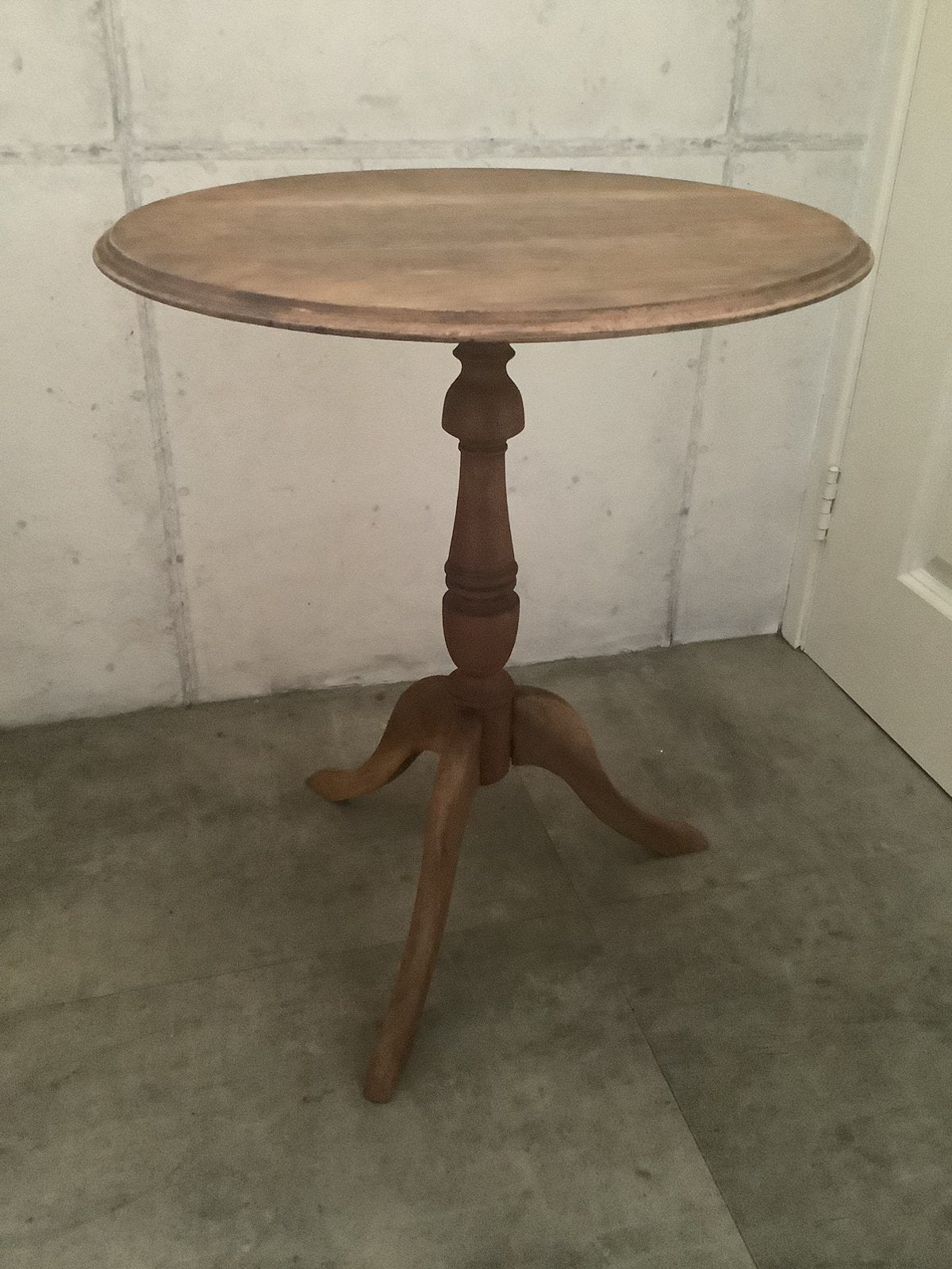 Wijntafel eiken massief vintage rond, Ophalen, Zo goed als nieuw, Rond, 50 tot 100 cm