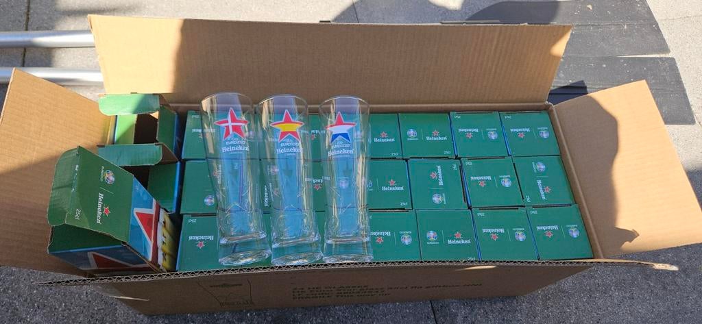 Doos met 24 stuks nieuwe Heineken EK 2020 glazen., Verzamelen, Ophalen of Verzenden, Nieuw, Bierglas