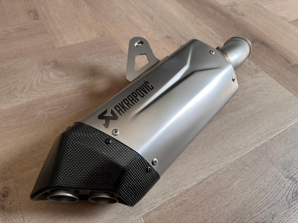 BMW R 1300 GS Akrapovic Titanium Slip On sportbdemper, Motoren, Onderdelen | BMW, Ophalen of Verzenden, Nieuw