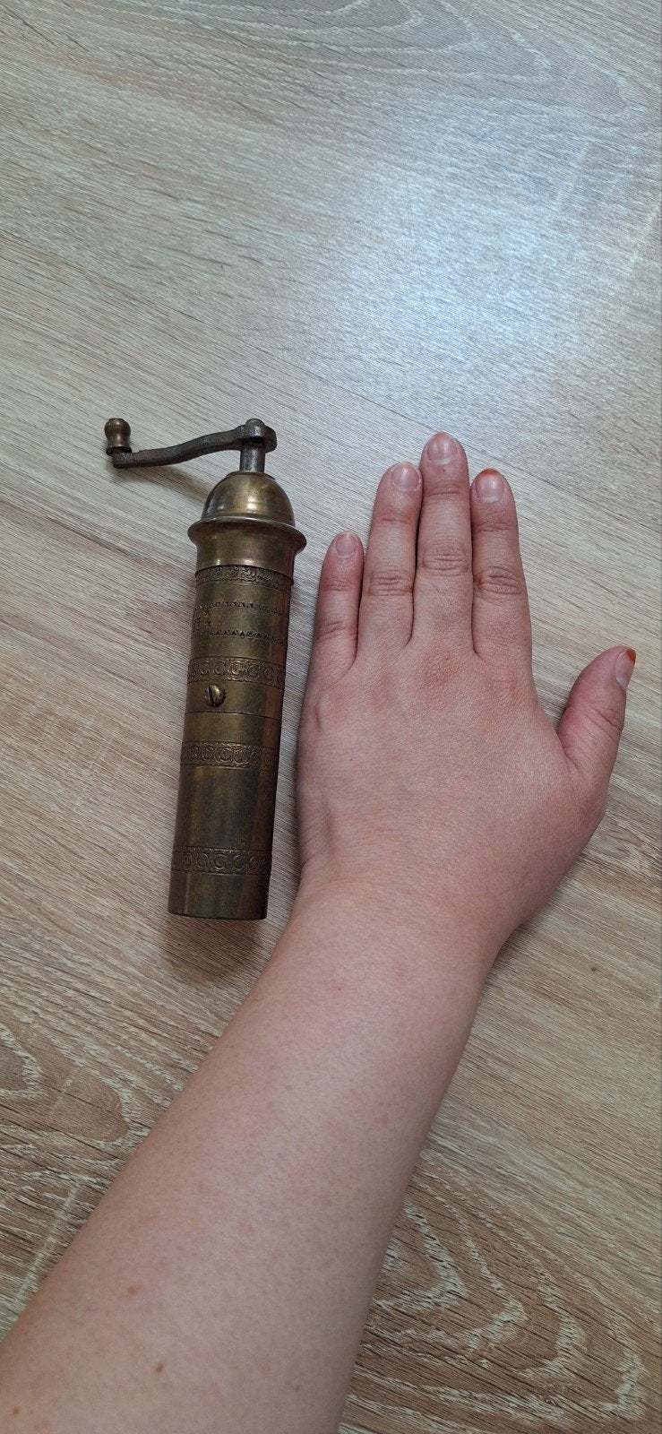 Vintage messing handmolen met zwengel – decoratief, Ophalen