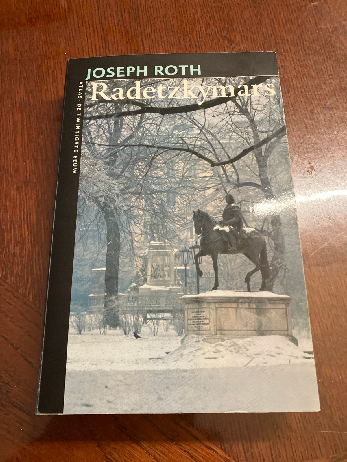 Radetzkymars - Joseph Roth (Atlas van de 20e eeuw), Ophalen of Verzenden, Gelezen, Europa overig