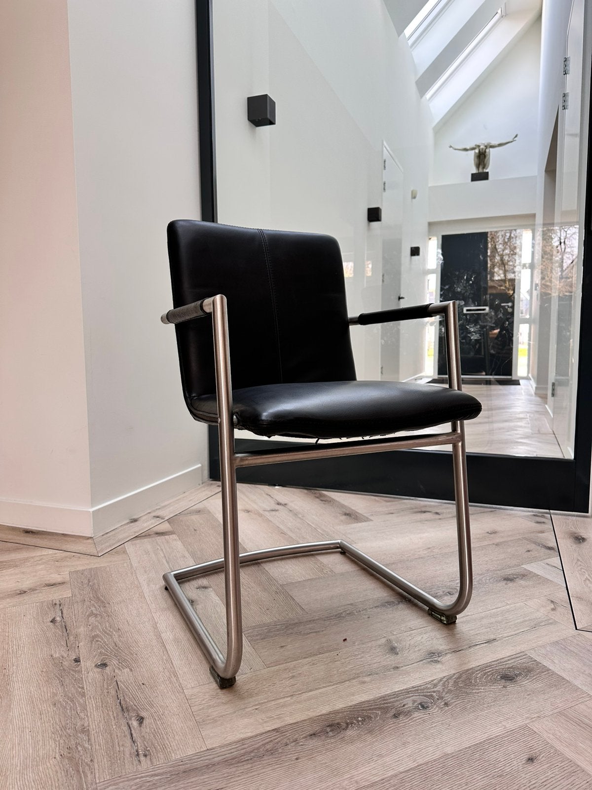 4/6/8 zwart lederen Henders & Hazel design eetkamerstoelen, Zwart, ---, Henders en Hazel, Ophalen of Verzenden