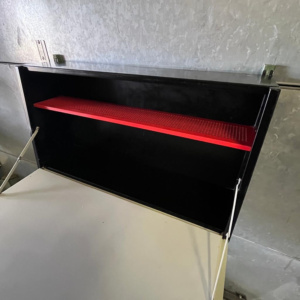 Pilastro Industrieel design bureau Pilastro Tjerk Reijenga, Gebruikt, Metaal, 73 cm, Tomado