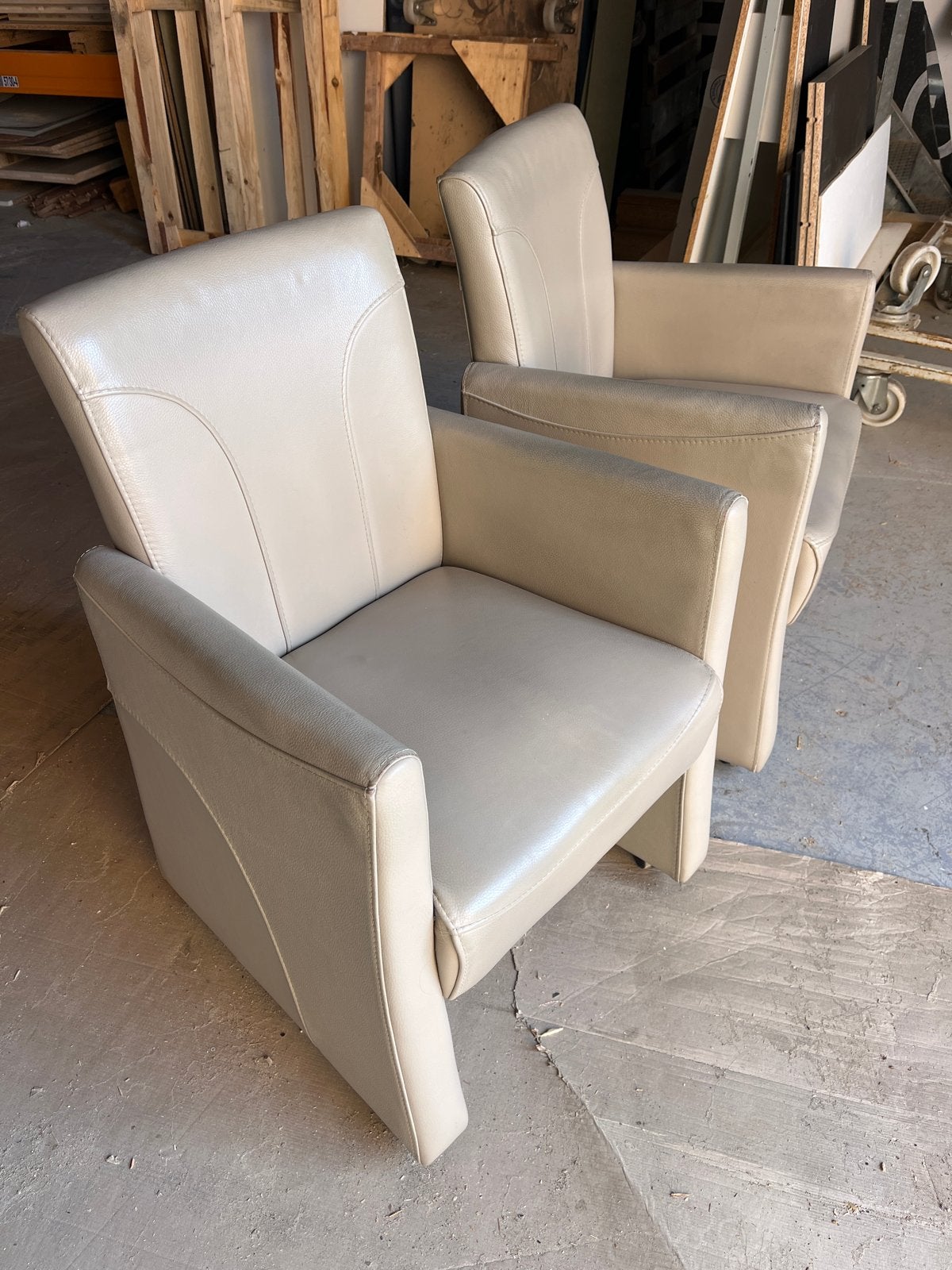 Set van 2 beige leren fauteuils, Huis en Inrichting, Ophalen, Gebruikt, 50 tot 75 cm, Leer