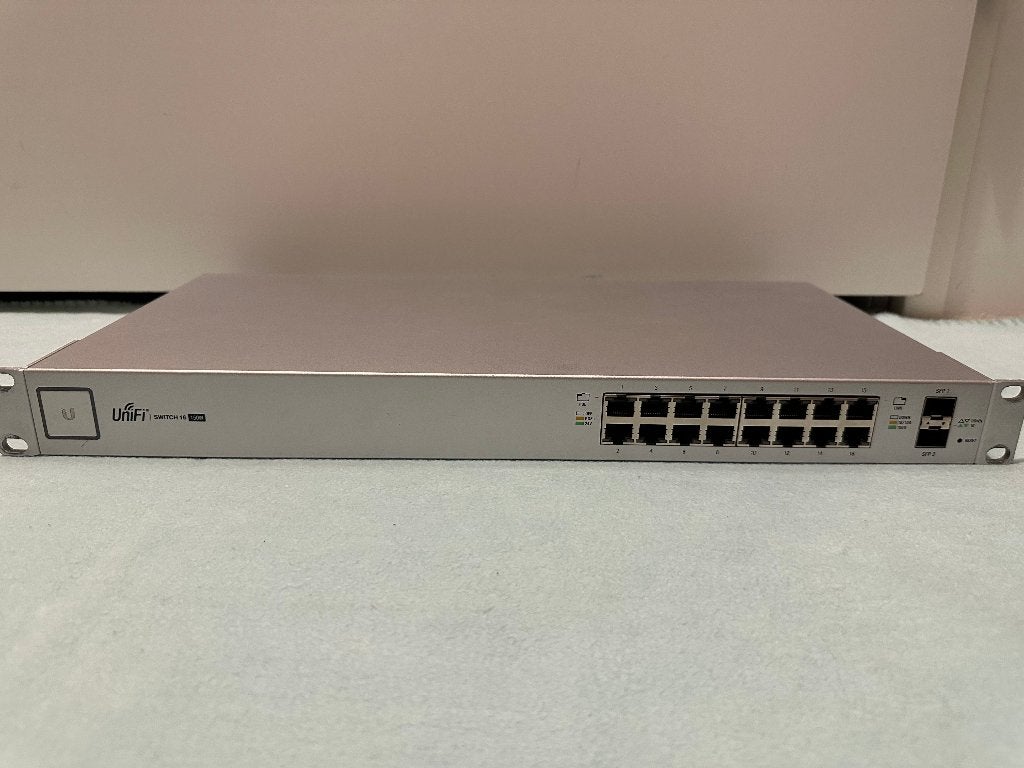 Unifi US-16-150W PoE / Managed 16p Gbit switch (Ubiquiti), Computers en Software, Netwerk switches, Ophalen of Verzenden, Gebruikt