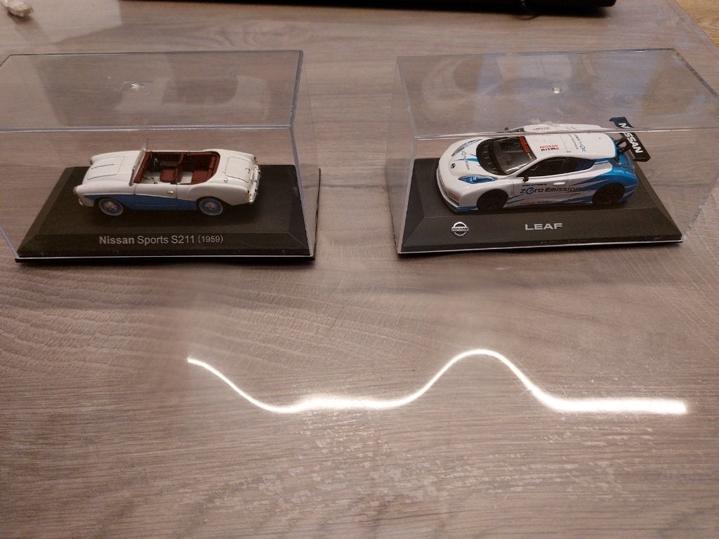 Schaalmodellen Nissan sports S211 uit 1959 & leaf 1:43, Hobby en Vrije tijd, Ophalen of Verzenden, Nieuw, Auto, Overige merken