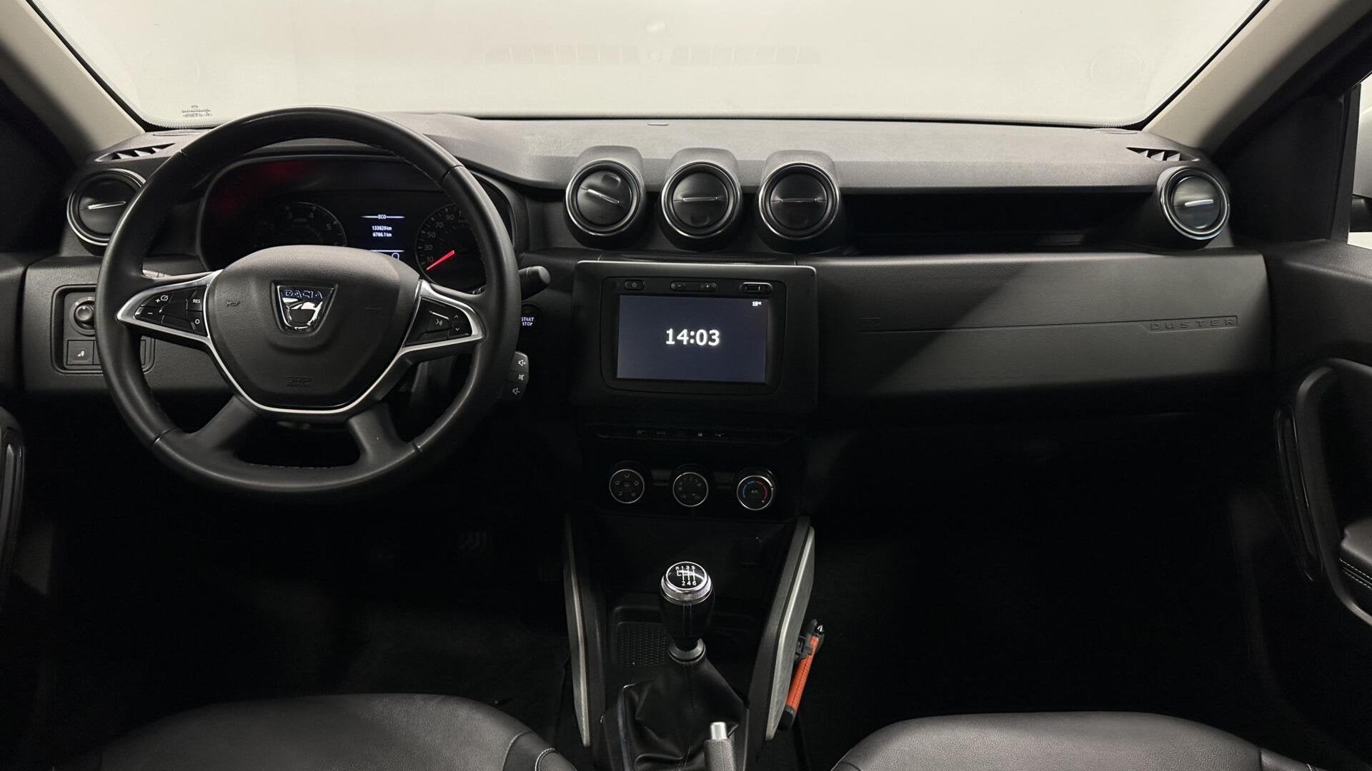 Dacia Duster 1.0 TCe Bi-Fuel Prestige CAMERA LEER NAVI CARPL, Auto's, Voorwielaandrijving, Gebruikt, 4 cilinders, Zwart
