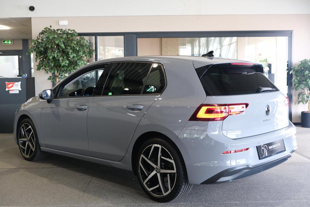 Volkswagen Golf 8 1.5 eTSI Life DSG 150PK HuD IQ Led Navi, Auto's, 680 kg, 4 cilinders, Leder en Stof, Origineel Nederlands