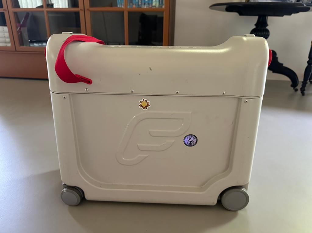 Stokke JetKids reiskoffer en bedje compleet, Hard kunststof, Minder dan 50 cm, Ophalen of Verzenden, Zo goed als nieuw
