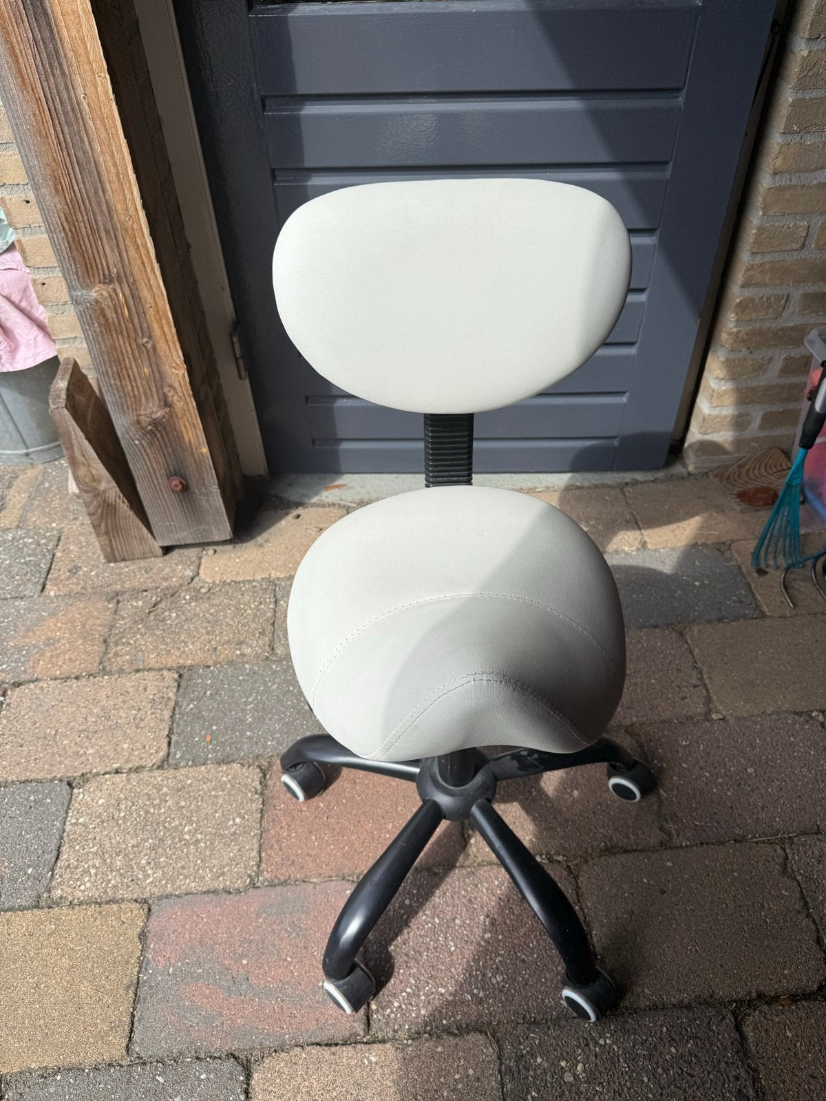 Mooie zadelstoel, ergonomisch en in perfecte staat, Ophalen, Kunststof, Zo goed als nieuw, Eén