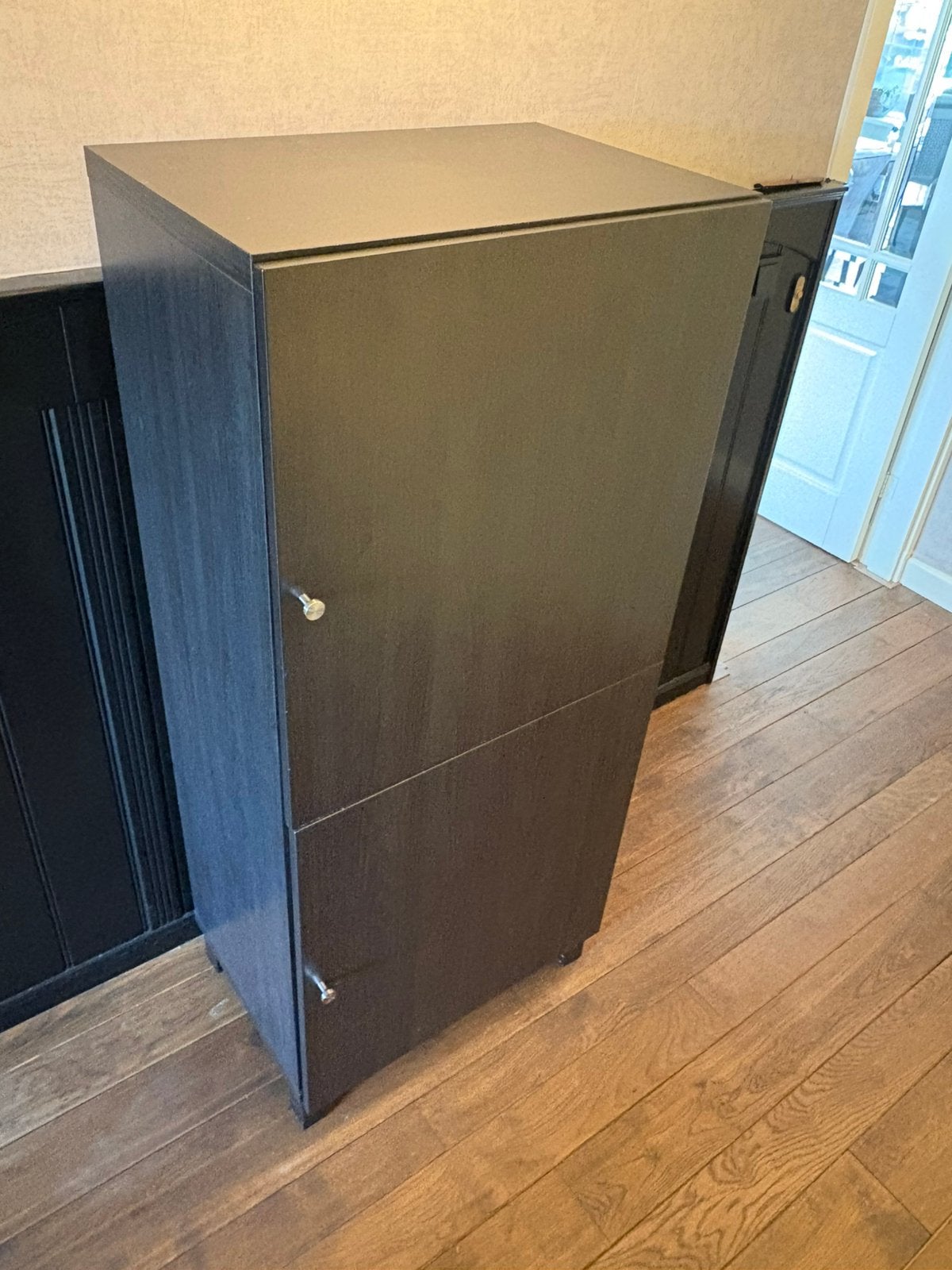 GRATIS! Zwarte Ikea kast, Ophalen, 100 tot 150 cm, 50 tot 100 cm, Zo goed als nieuw