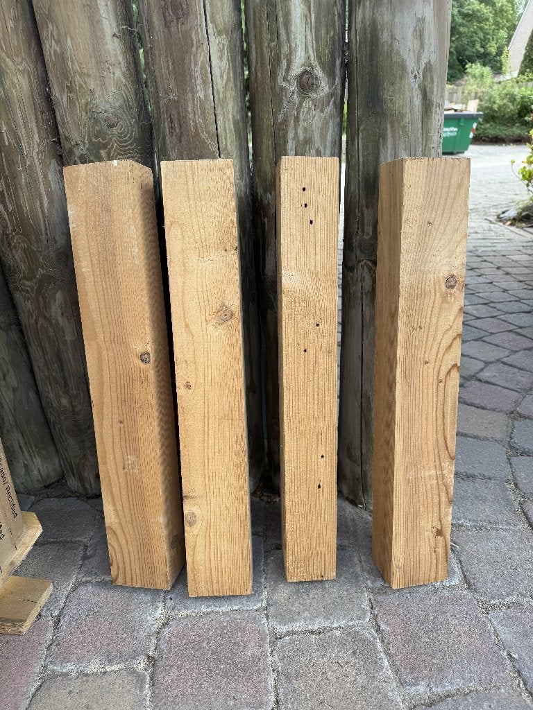4 houten  vierkanten balkjes., Ophalen, Zo goed als nieuw, 50 mm of meer, Minder dan 200 cm