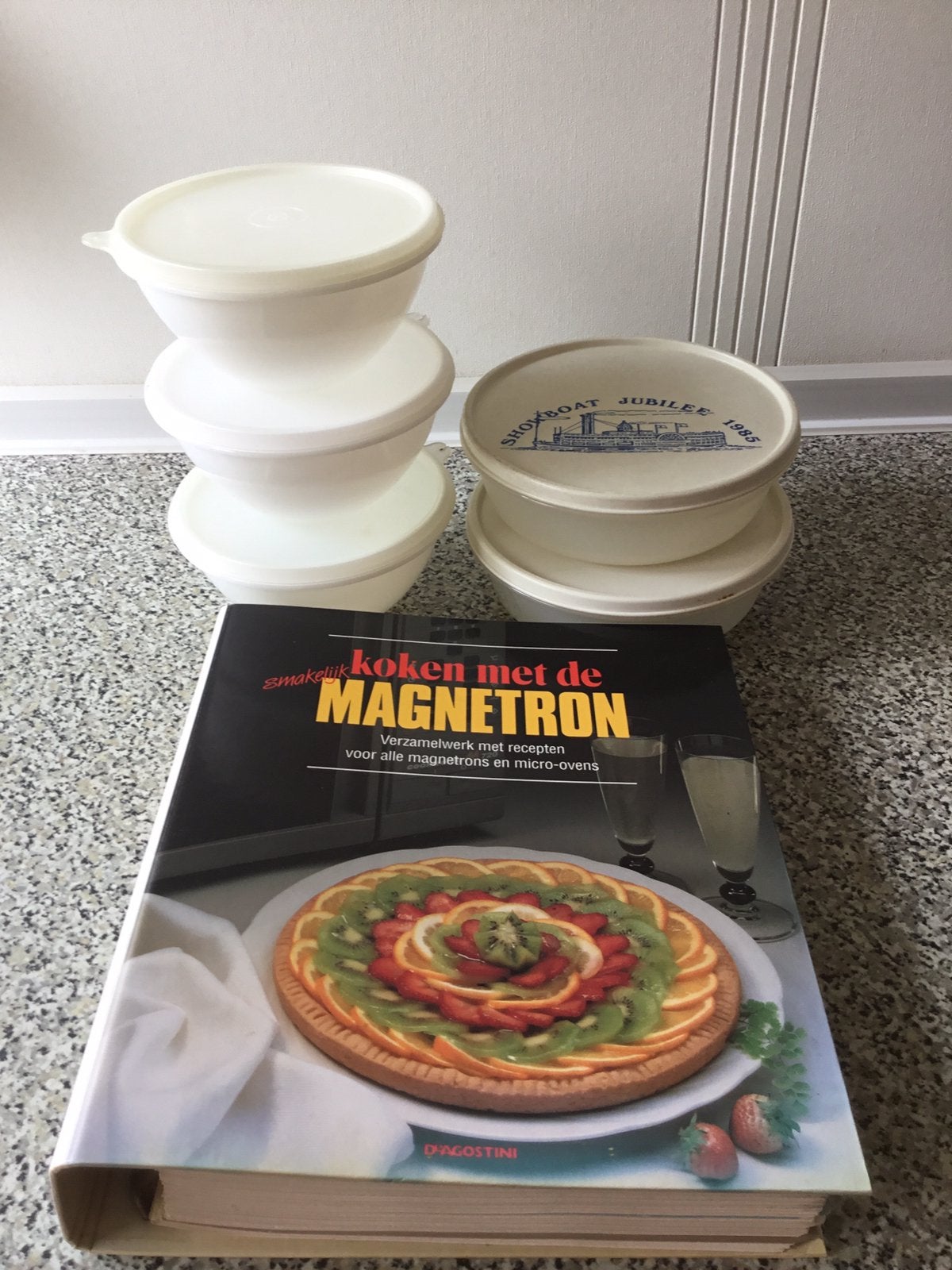 Tupperware jaren zeventig met magnetron kookboek, Ophalen, Zo goed als nieuw, Overige typen