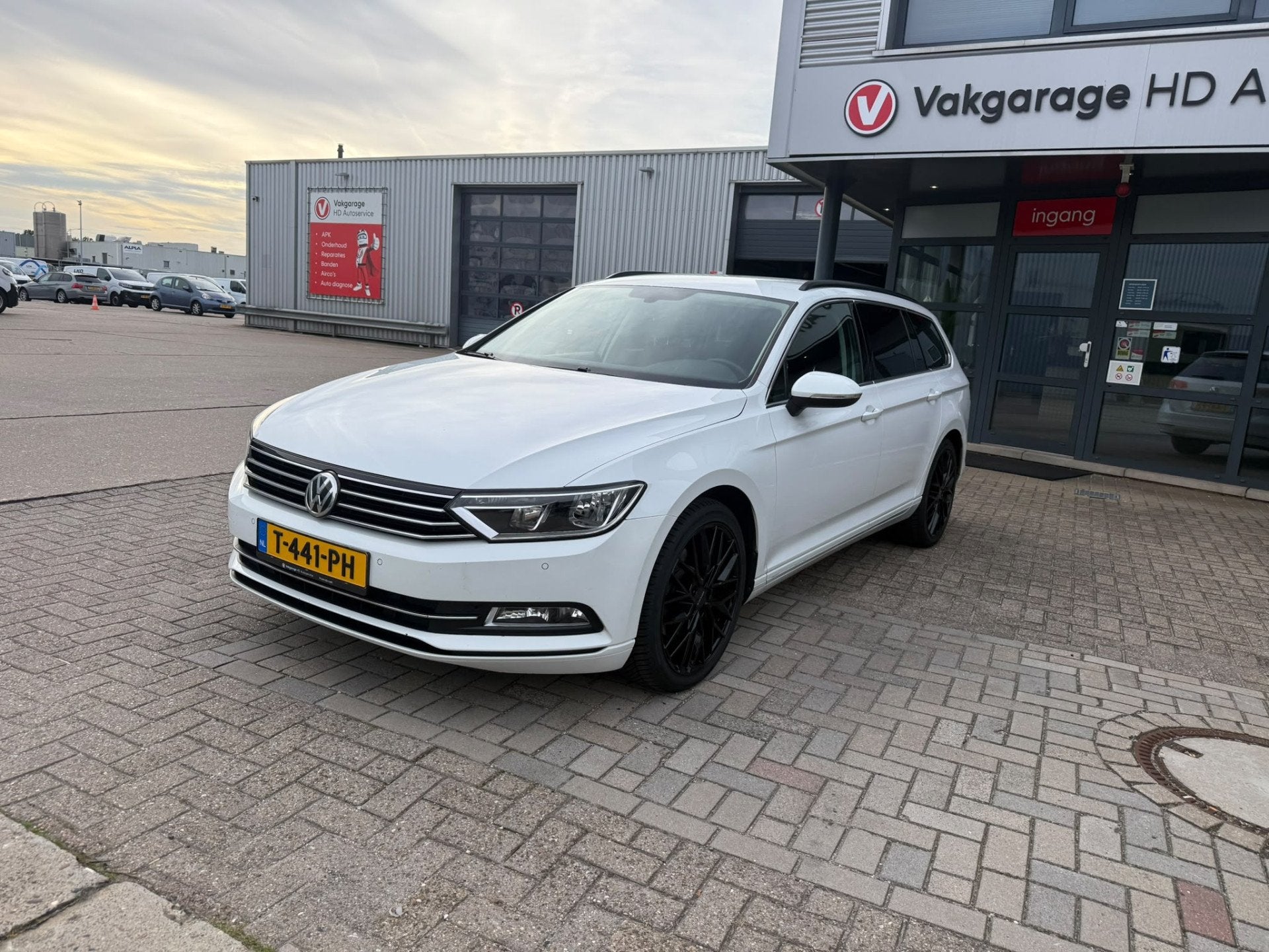 Volkswagen Passat Variant 1.6 TDI Comfortline (bj 2018), Auto's, Stof, Euro 6, 4 cilinders, Wit