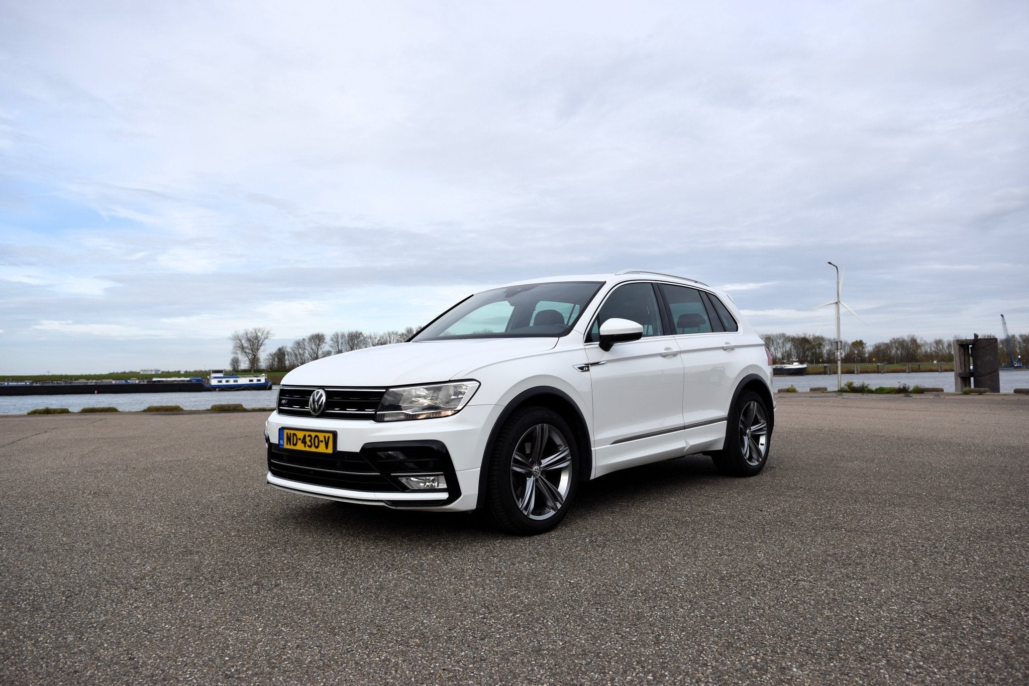 Volkswagen Tiguan 1.4 TSI R-LINE PANO/VIRTUAL (bj 2017), Auto's, Volkswagen, Voorwielaandrijving, 125 pk, Gebruikt, Euro 6