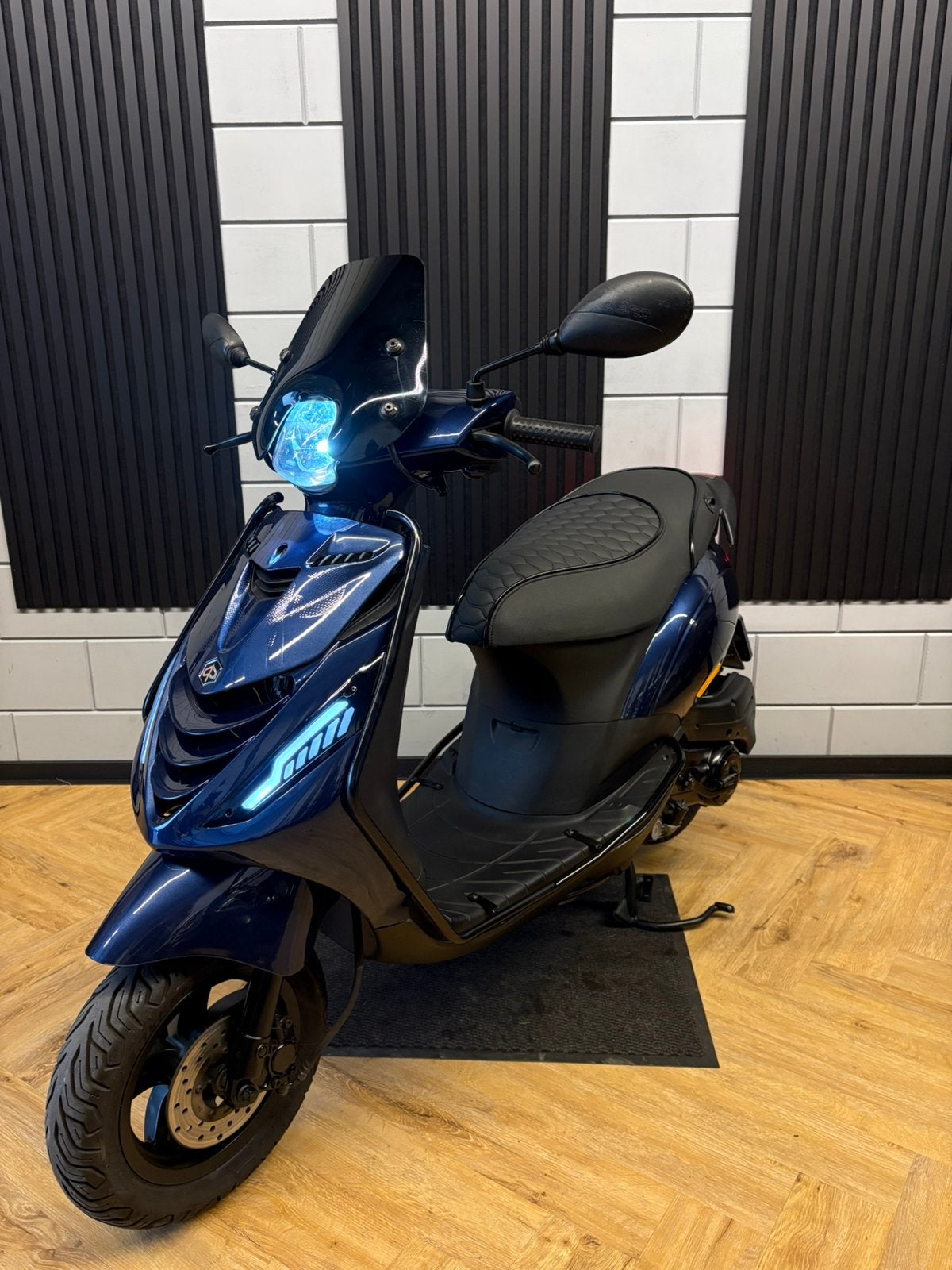 PIAGGIO ZIP 4T 2V BROM 2017 FULL OPTION MIDNIGHT BLUE RS, Maximaal 45 km/u, Zip, Ophalen of Verzenden, Zo goed als nieuw