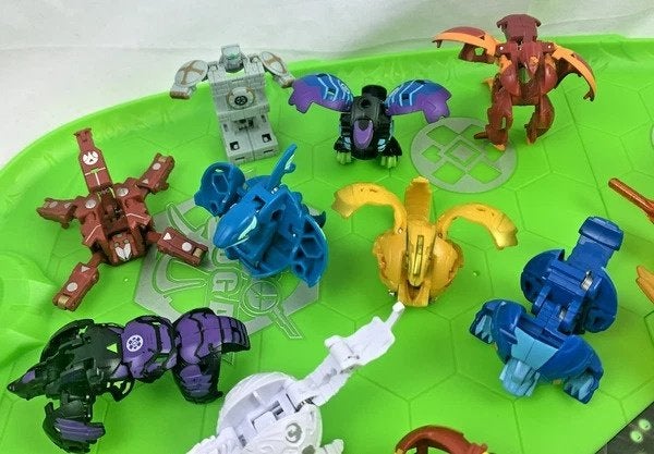 Bakugan verzameling arena met veel figuren en accessoires, Coolsingel 104, 3011 AG Rotterdam, Netherlands, Verzenden, Zo goed als nieuw