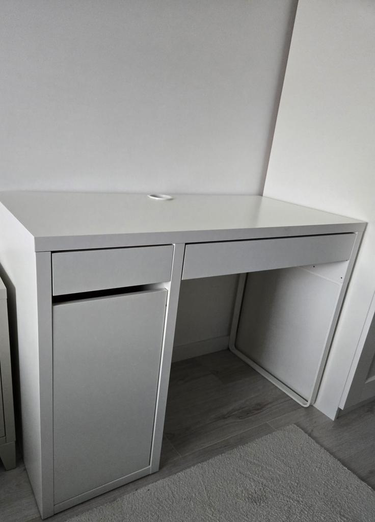 Bureau Ikea, Huis en Inrichting, Bureaus, Ophalen, Zo goed als nieuw