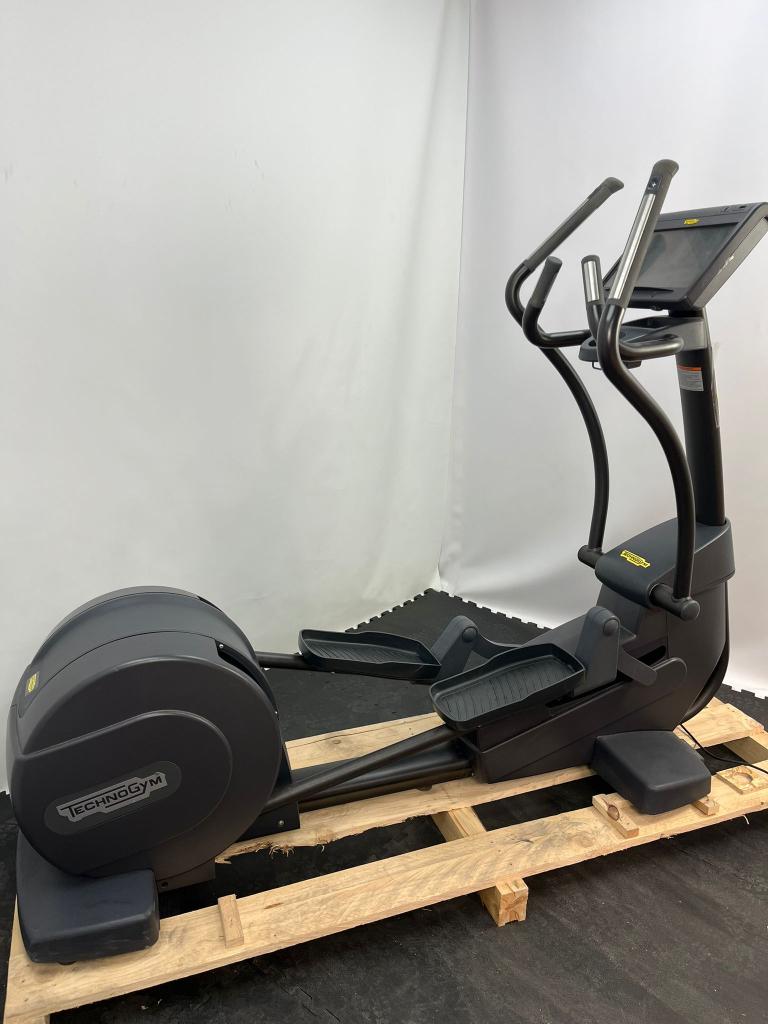 OPRUIMING! Technogym Excite Synchro 1000 TV, Sport en Fitness, Fitnessapparatuur, Gebruikt, Crosstrainer, Ophalen of Verzenden