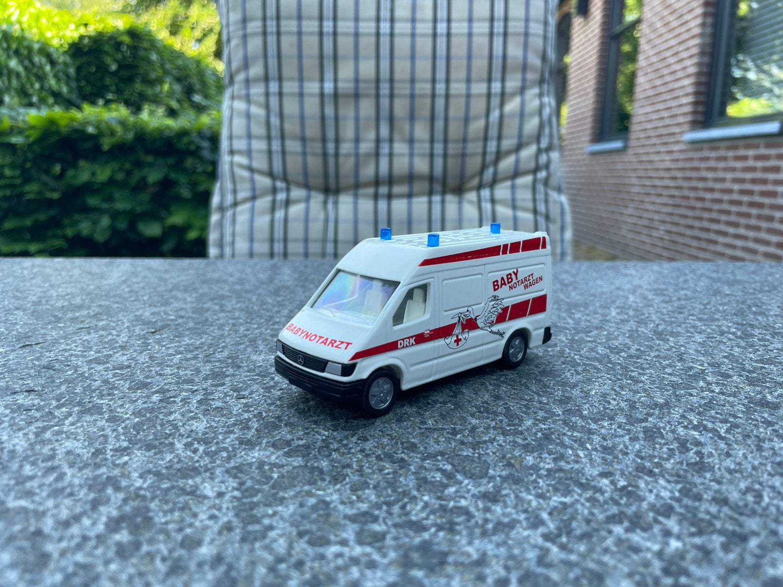 Siku 1932 - Mercedes Sprinter baby ambulance, Ophalen of Verzenden, Nieuw, Auto, SIKU