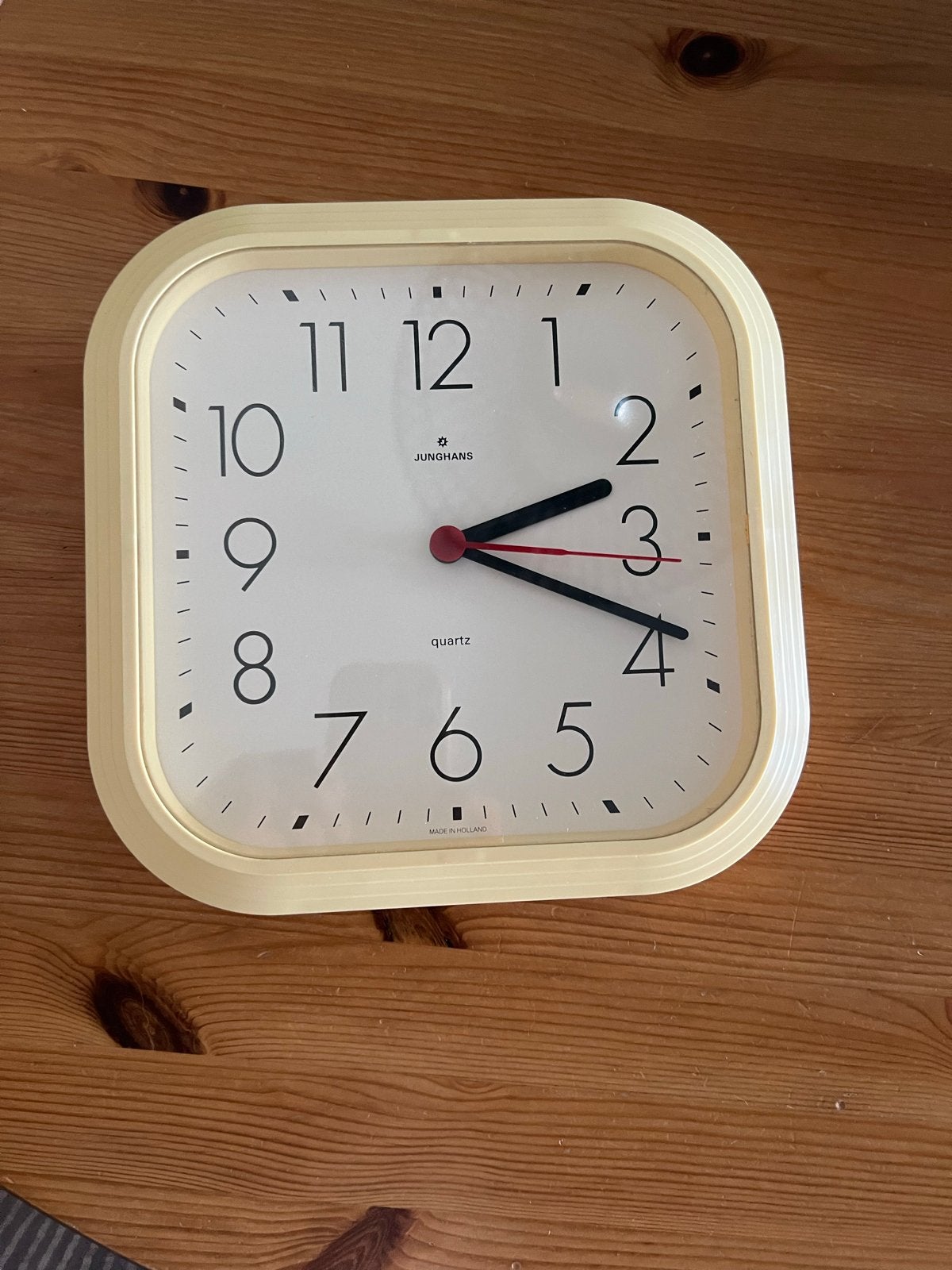 Junghans Quartz Wandklok - Vintage Design, Huis en Inrichting, Vintage, Analoog, Werkt op batterijen, Ophalen of Verzenden
