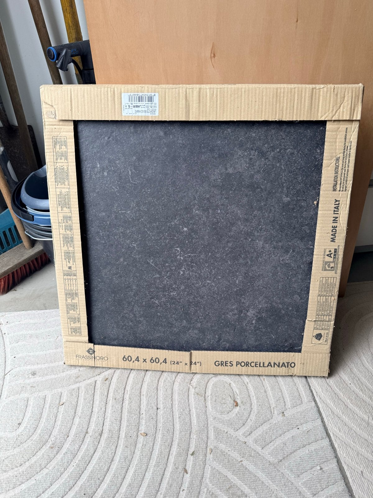 GRATIS - 2 tegels Lanzaorte 604 Schwarz 60,4 x 60,4 cm, Doe-het-zelf en Verbouw, Tegels, Ophalen, 60 cm of meer, Keramiek, Nieuw
