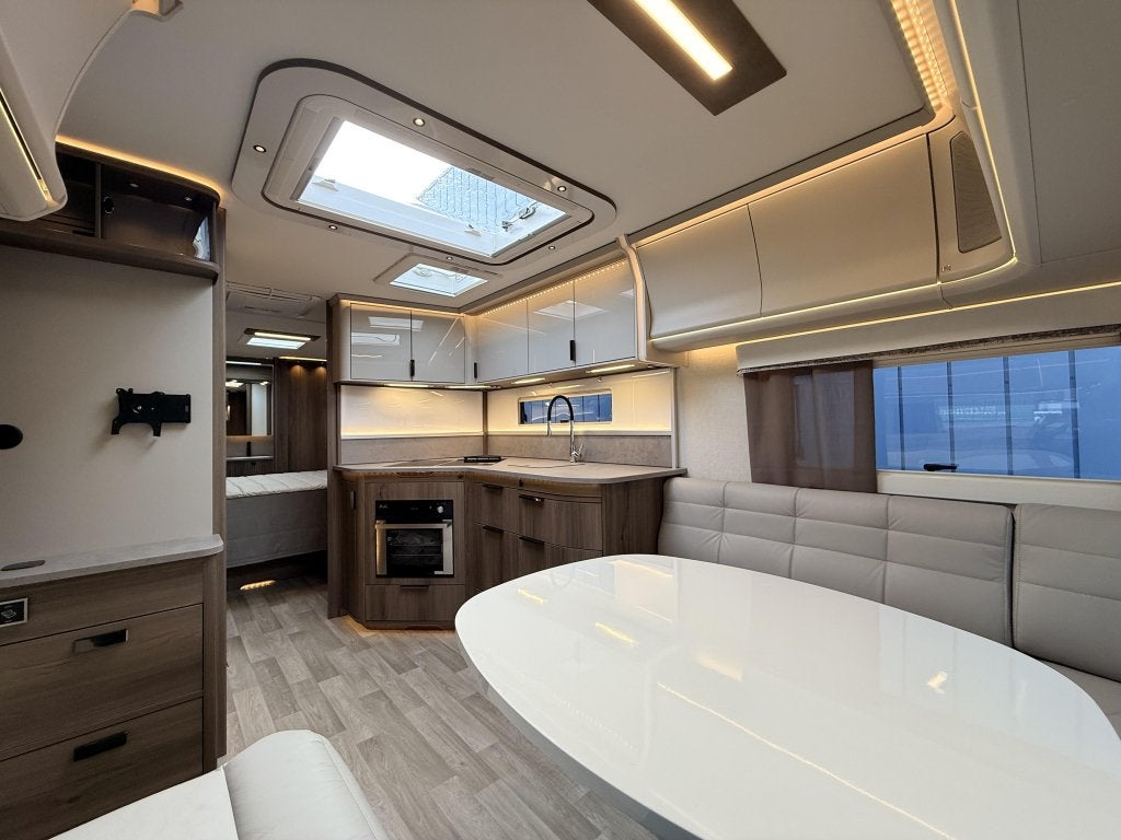 Kabe Imperial 780 TDL E8 *Hoekkeuken, Rondzit, Bedrijf, Kabe, Overige typen