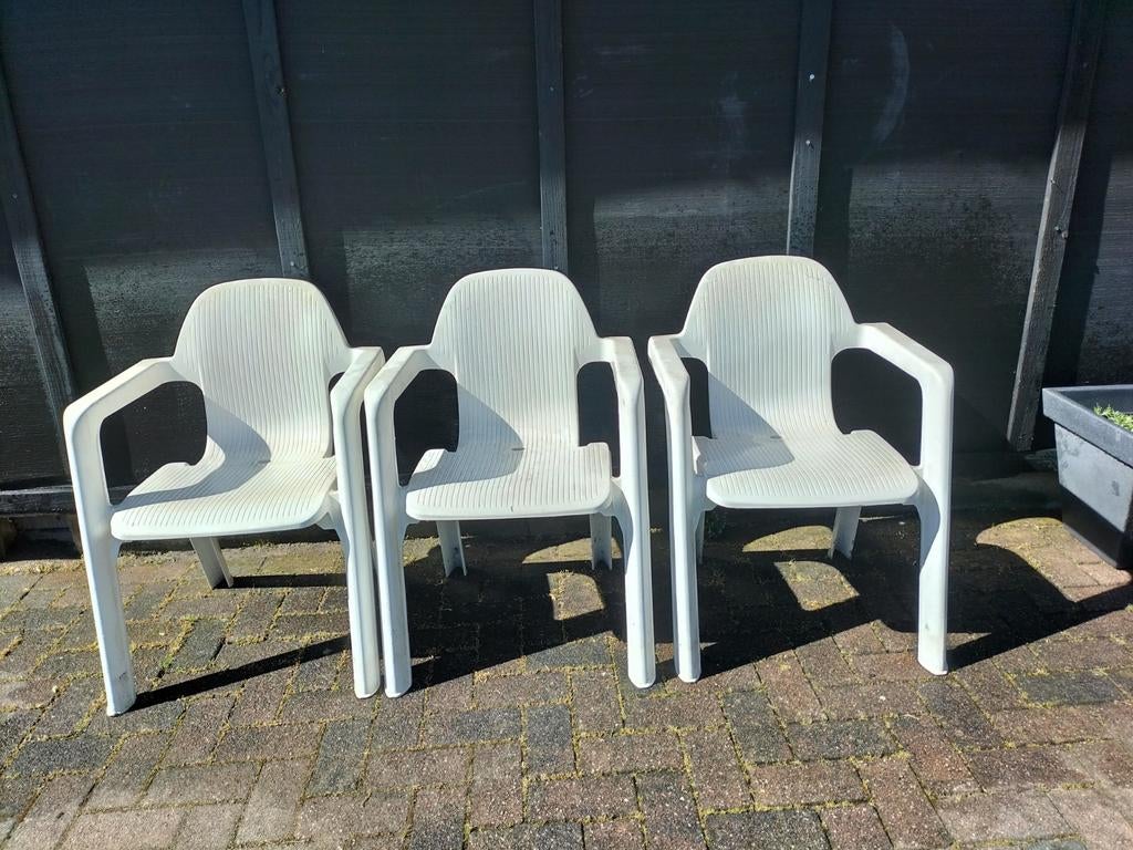 3x Witte kunststof tuinstoelen - Stapelbaar, Tuin en Terras, Tuinstoelen, Ophalen of Verzenden, Gebruikt, Kunststof, Stapelbaar