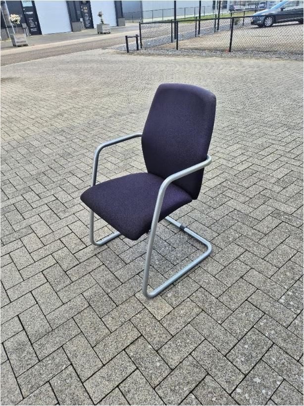 Stevig gebruikte vergaderstoel te koop - € 15,- per stuk., Ophalen, Overige materialen, Gebruikt, Overige kleuren