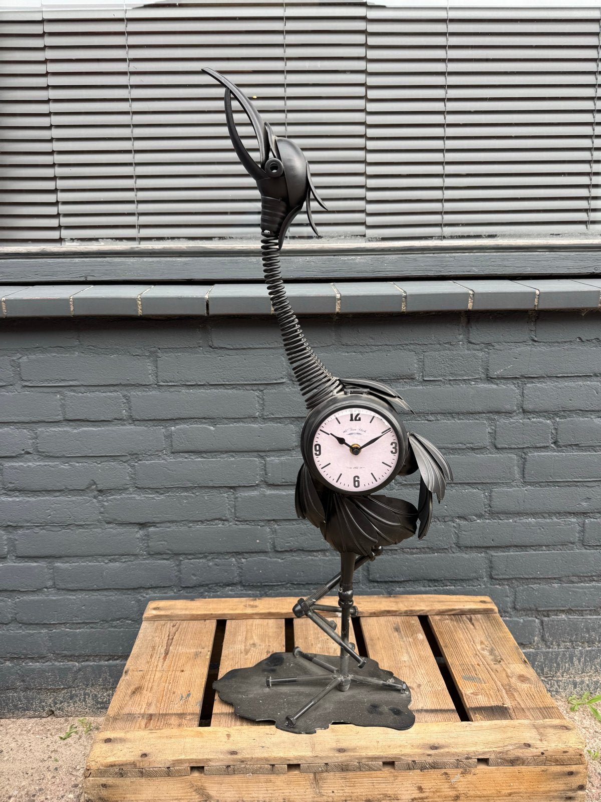Unieke metalen ooievaar klok - Handgemaakt kunstwerk, Antiek en Kunst, Antiek | Klokken, Ophalen of Verzenden