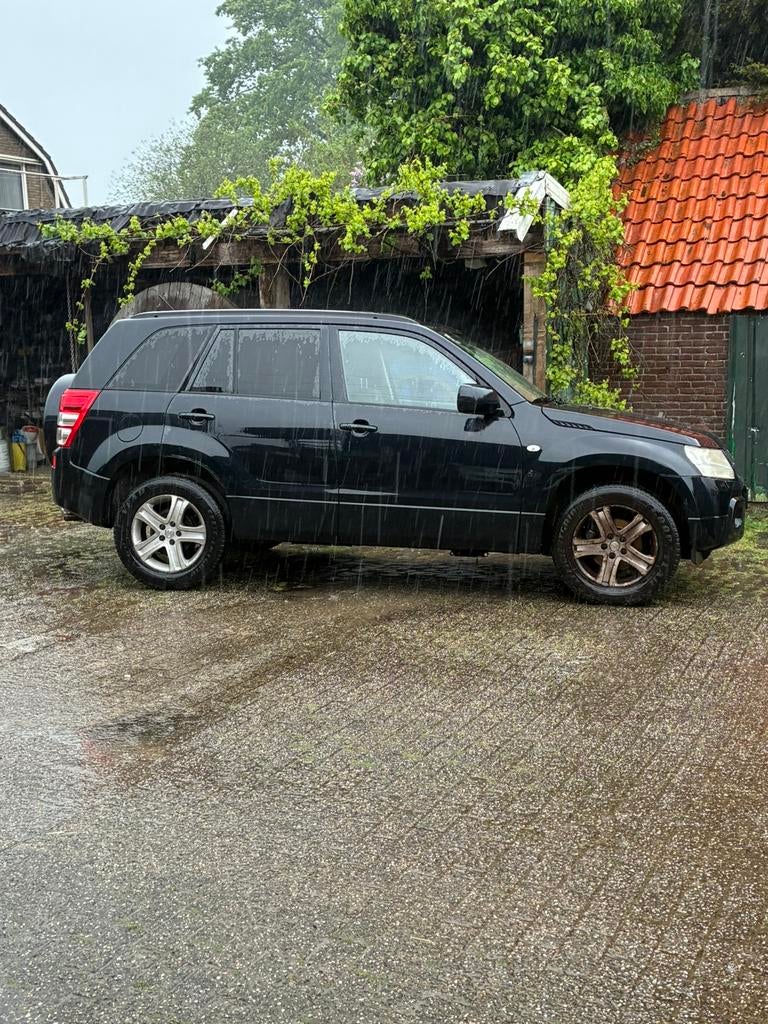 Suzuki Grand Vitara 2.0 5D 2006 Zwart, 1995 cc, Zwart, 4 cilinders, 1850 kg