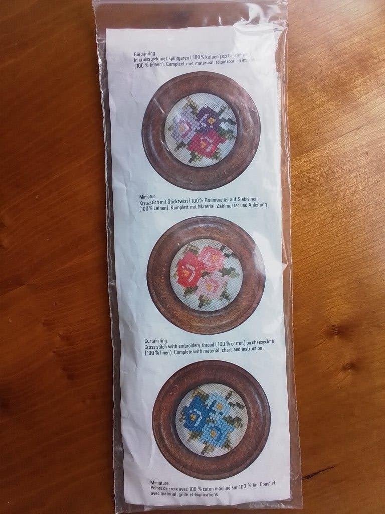 Nieuw Borduurpakket voor gordijnringen, Ophalen of Verzenden, Nieuw, Handborduren, Borduurpakket