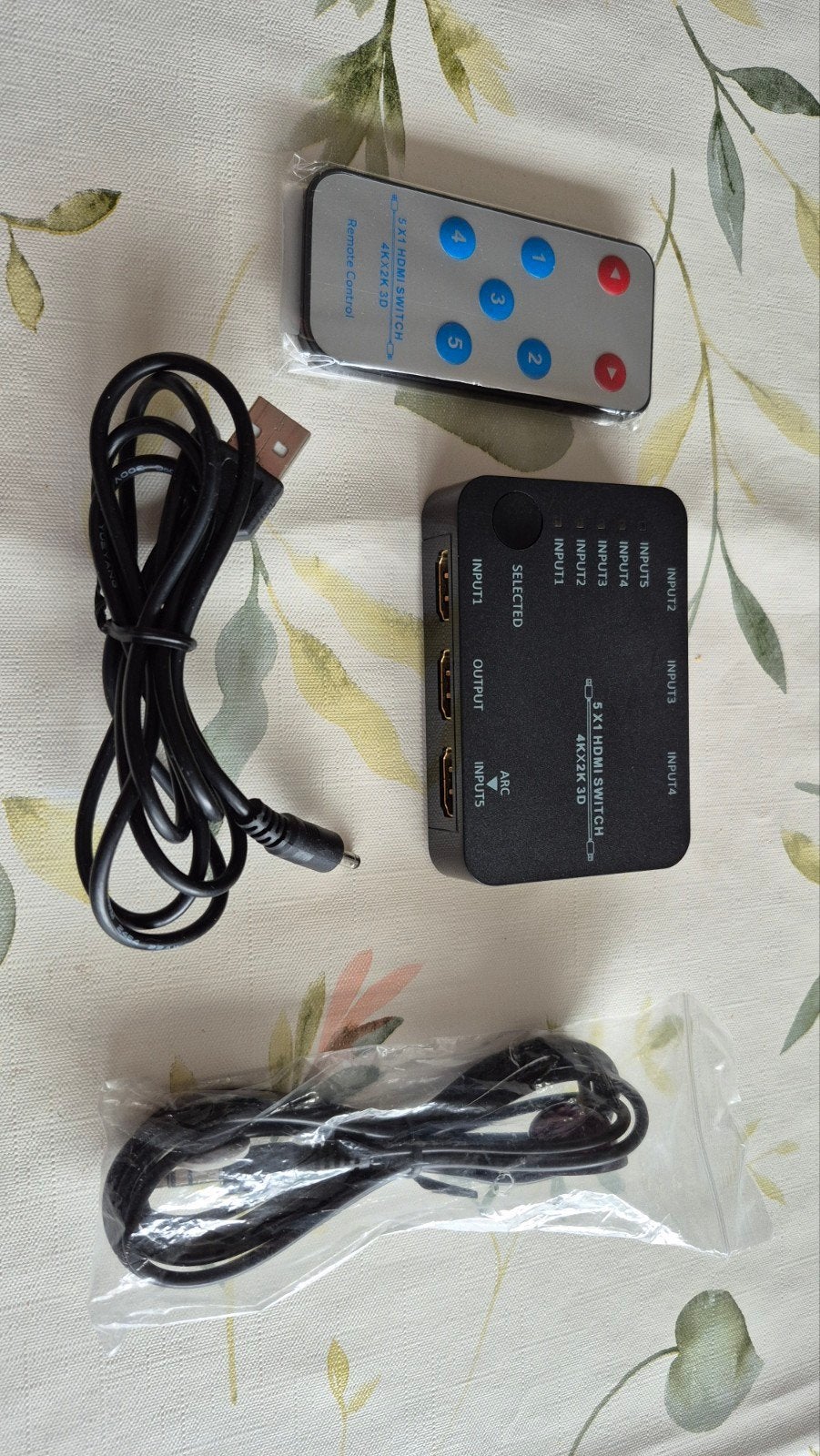 HDMI SWITCH 5x1  4K 2K, Audio, Tv en Foto, Ophalen, Zo goed als nieuw, HDMI-kabel