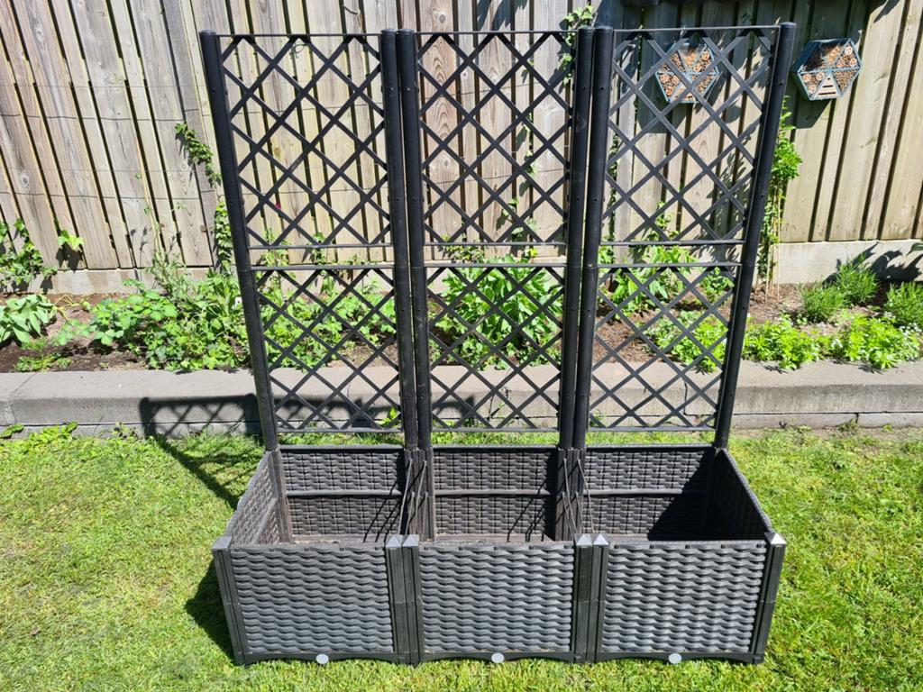 Kunststof plantenbak met rek, Tuin en Terras, Bloembakken en Plantenbakken, Ophalen, Kunststof, Gebruikt, 100 cm of meer
