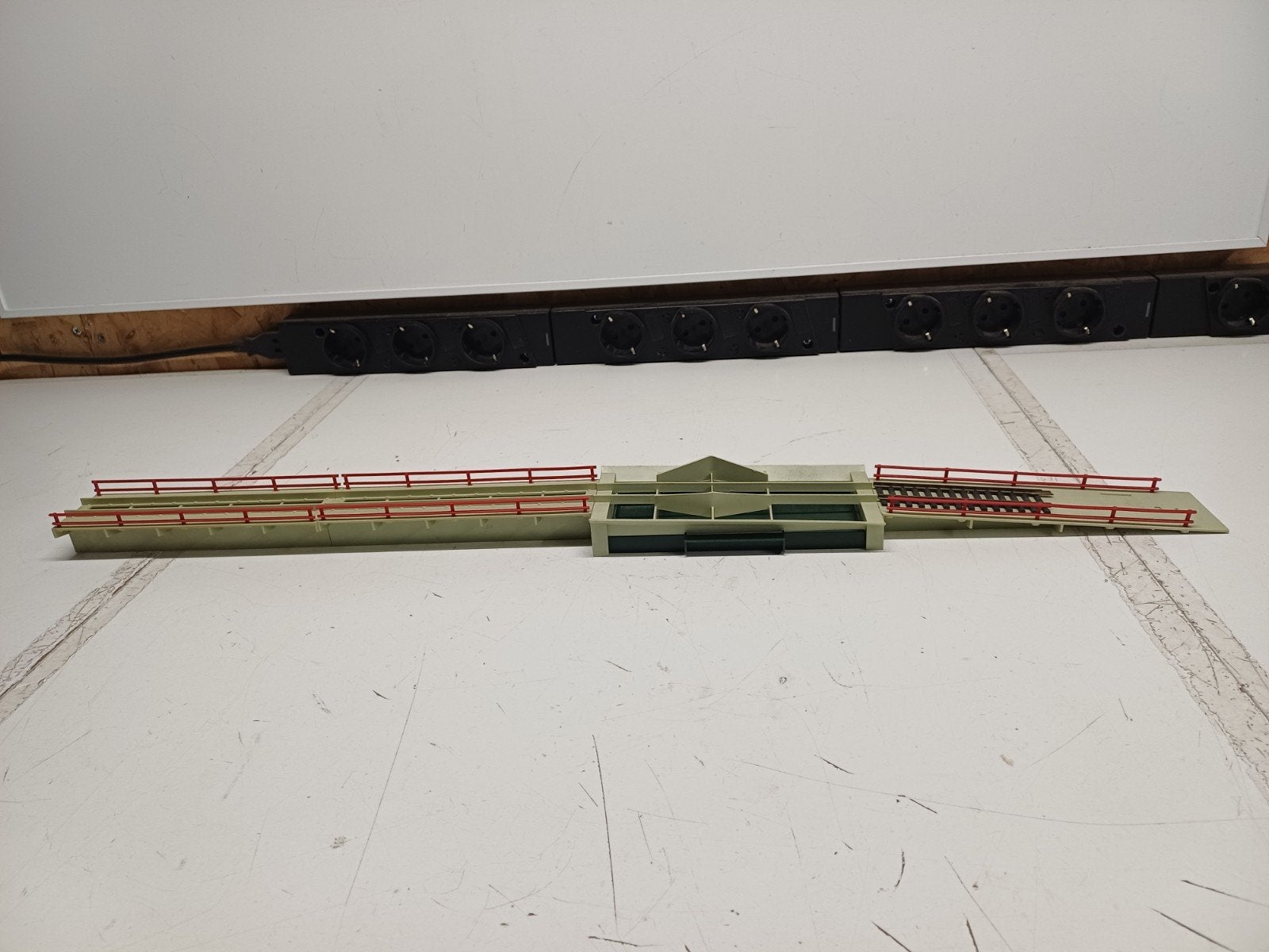 Fleischmann H0 6482 & 6483 losplaats voor onderlossers, Gebruikt, Gelijkstroom, Fleischmann, Brug, Tunnel of Gebouw