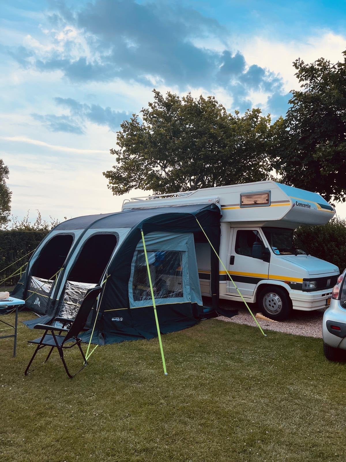Voortent Ambassador 320 met zij-uitbouw - Zo goed als nieuw, Caravans en Kamperen, Ophalen of Verzenden, Zo goed als nieuw, Overige merken