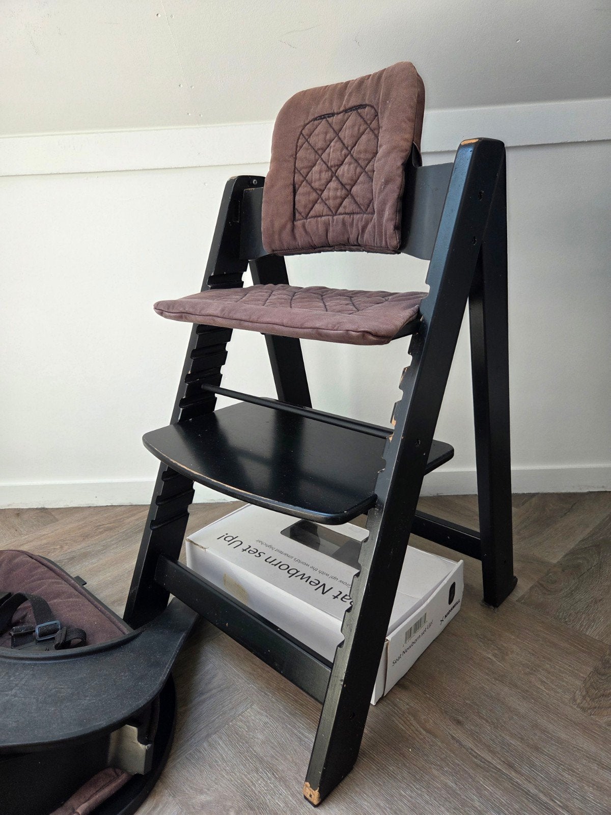Kidsmill up kinderstoel met Newborn Set, kussens, tafelbla, Kinderen en Baby's, Kinderstoelen, Ophalen, Gebruikt, Meegroeistoel