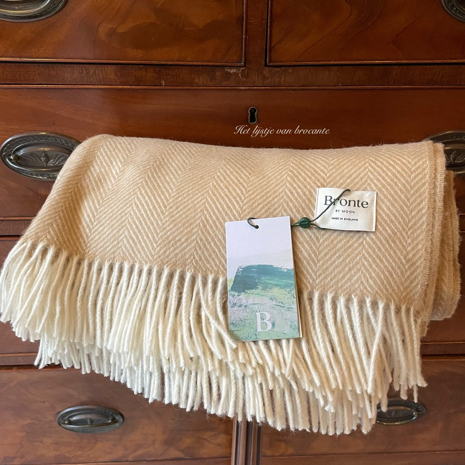 Engels lamswollen plaid Bronte by Moon Herringbone Natural, Westdijk 41 3241 GT Middelharnis, Info@lijstjevanbrocante.nl, Ophalen of Verzenden