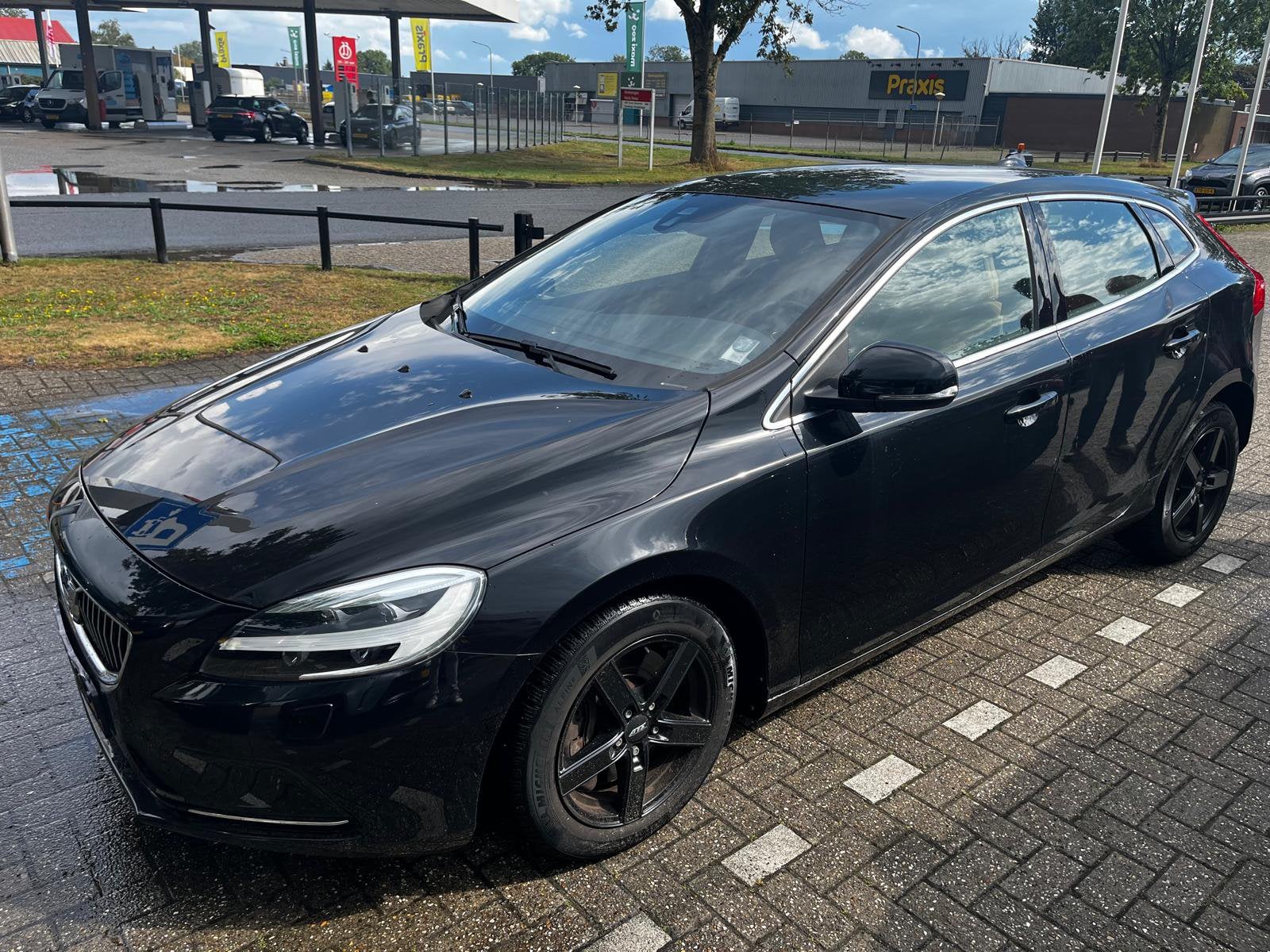 Volvo V40 1.5 T3 152PK Geartronic Trekhaak panoramadak leder, 1498 cc, 4 cilinders, 700 kg, Zwart