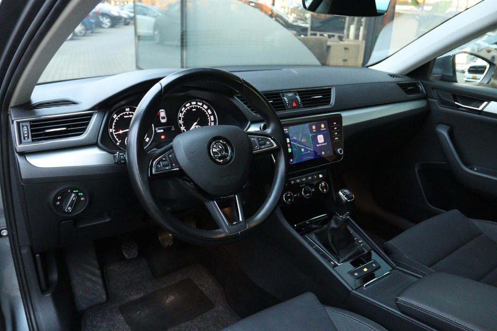 SKODA SUPERB 1.6 TDI AMBITION BUSINESS | PANO | CARPLAY | XE, Auto's, Voorwielaandrijving, Stof, Gebruikt, 4 cilinders