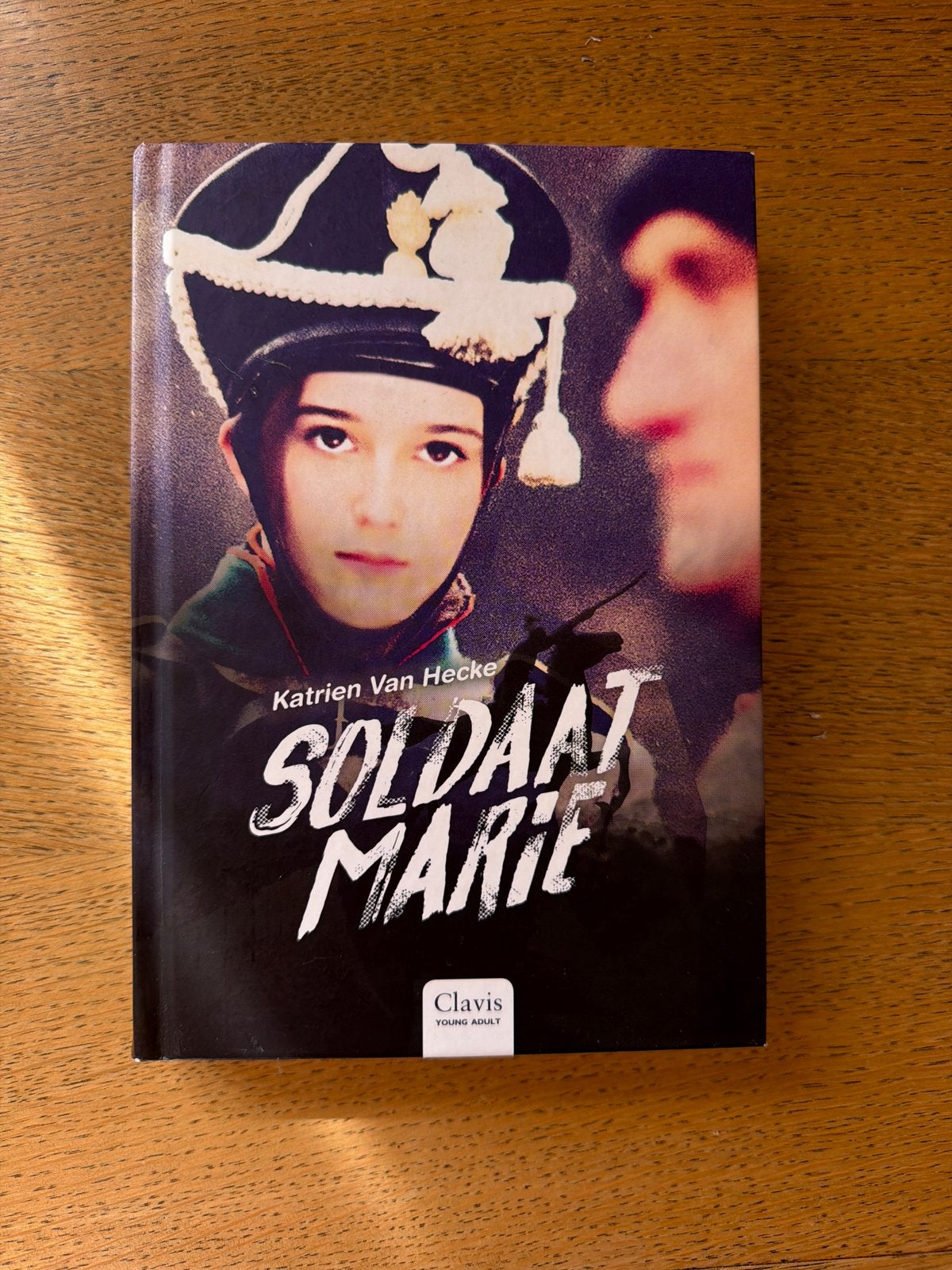 Soldaat Marie - Katrien Van Hecke (Young Adult Roman), Ophalen of Verzenden, Zo goed als nieuw