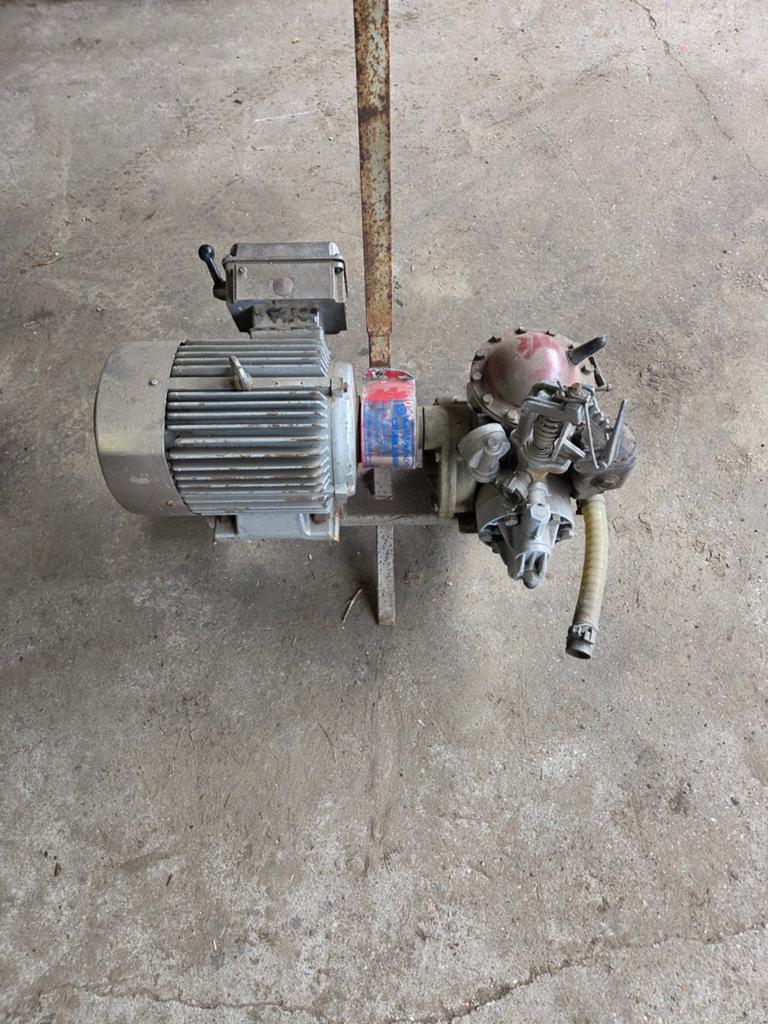 Waterpomp op krachtstroom, Ophalen, Gebruikt, Elektromotor, 1800 rpm of meer