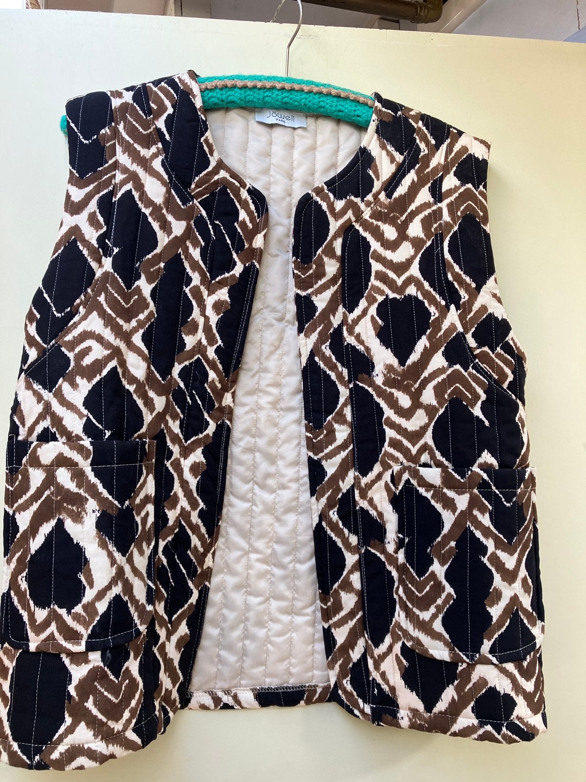 In nieuwstaat leuke bodywarmer mt 40, Ophalen of Verzenden, Zo goed als nieuw, Maat 38/40 (M), Zwart