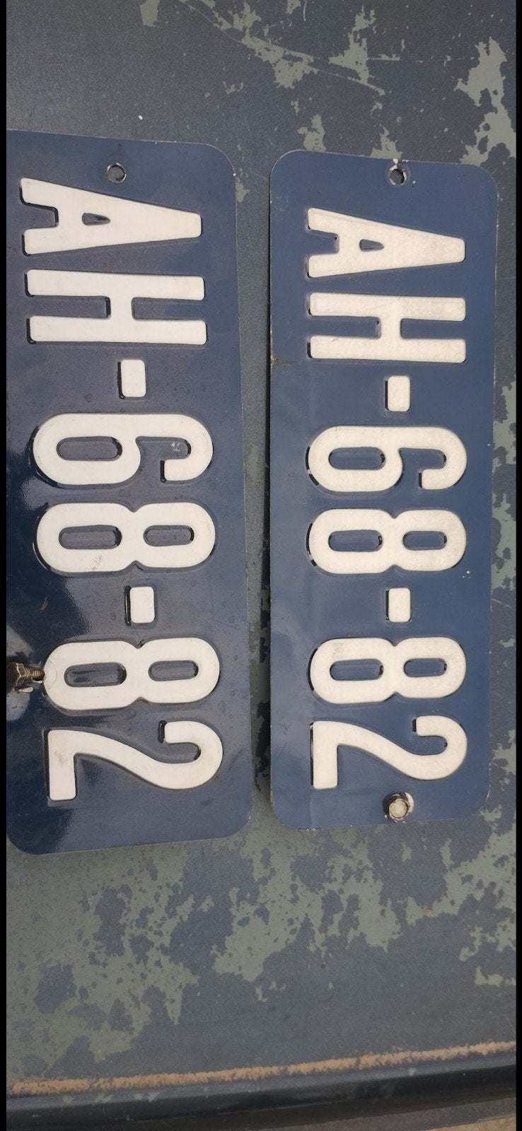 Set van 2 blauwe kentekenplaten AH-68-82, Auto diversen, Kentekenplaathouders, Verzenden, Gebruikt