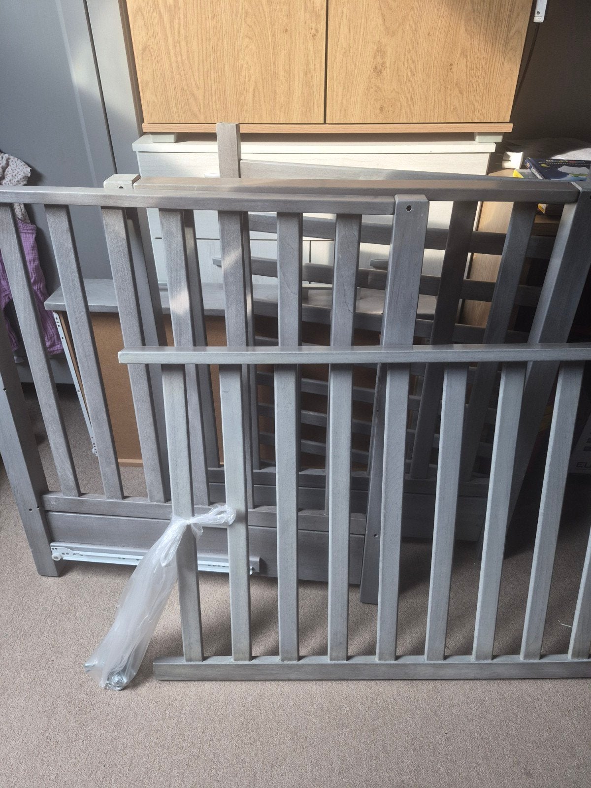 grijse box met opbergla en  2 boxkleden, Ophalen, Gebruikt, Vierkant, In hoogte verstelbaar