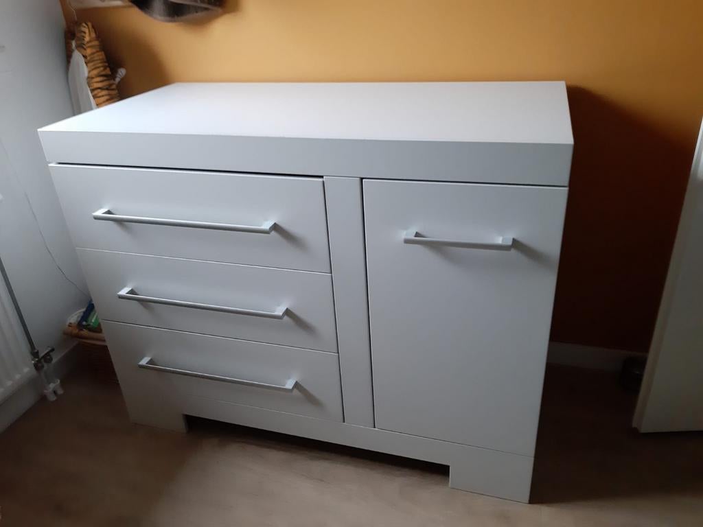 Witte comode, Ophalen, 50 tot 70 cm, 105 cm of meer