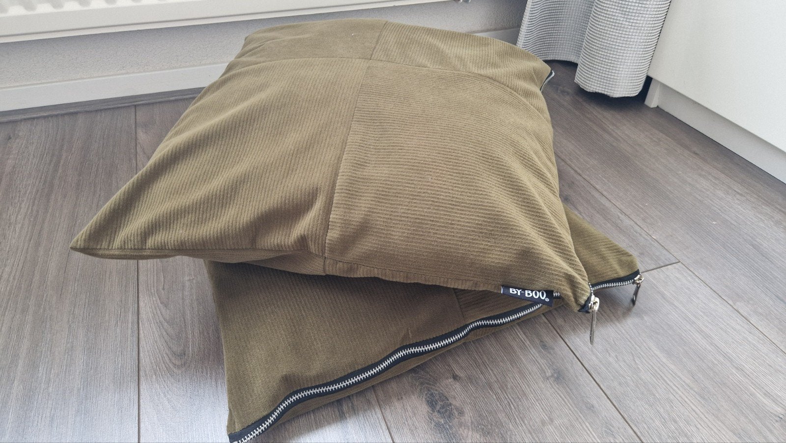 2 by-boo kussens, Ophalen of Verzenden, Zo goed als nieuw, Groen, Vierkant