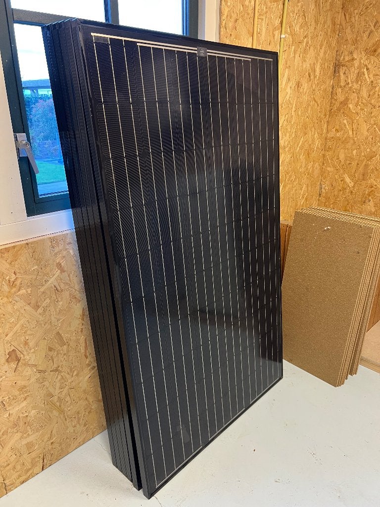 6 stuks zonepanelen SolarWorld Sunmodule Plus Black - 280 WP, Ophalen, Gebruikt, Paneel, 200 wattpiek of meer