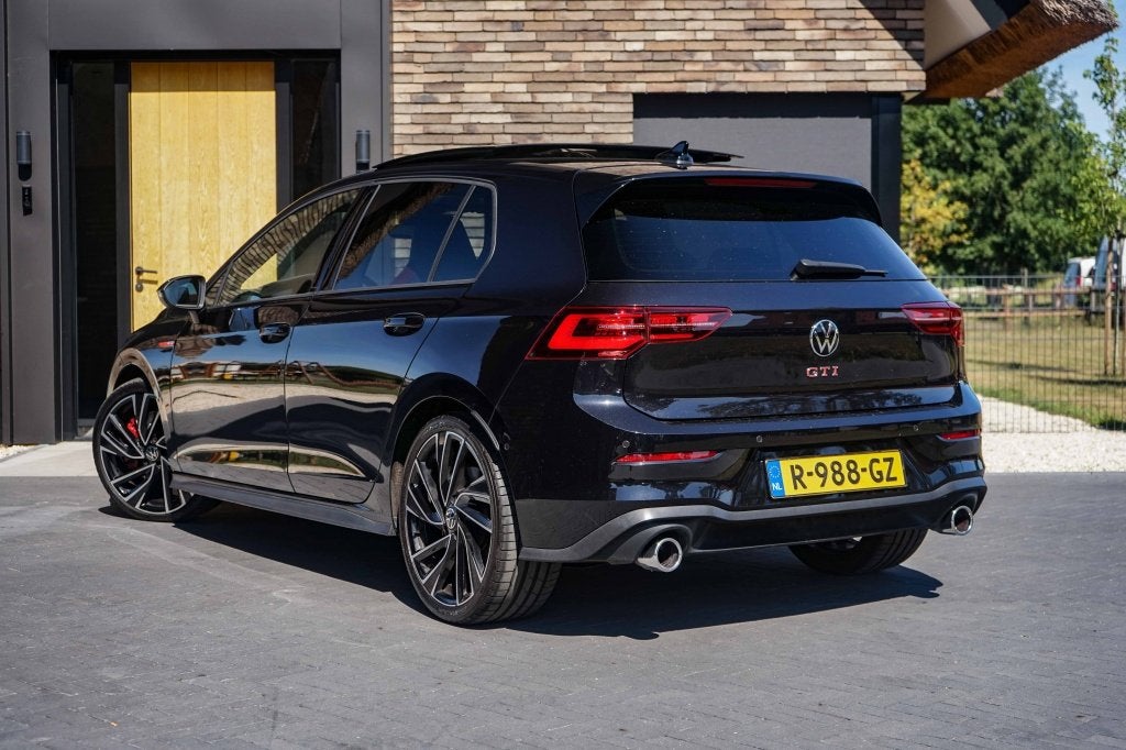 Volkswagen Golf 8 GTI Pano/HarmannKardon/Memory/Stoelventila, Auto's, Automaat, 15 km/l, 4 cilinders, Zwart
